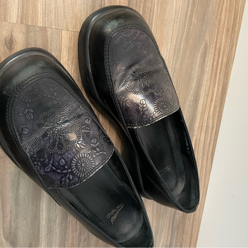 Dansko Tooled Black Leather shoes, Size 40